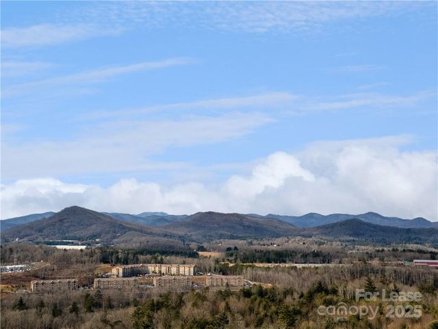 42 Schenck Parkway 109, Asheville, NC 28803