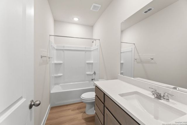 754 Whitman, New Braunfels, TX 78130