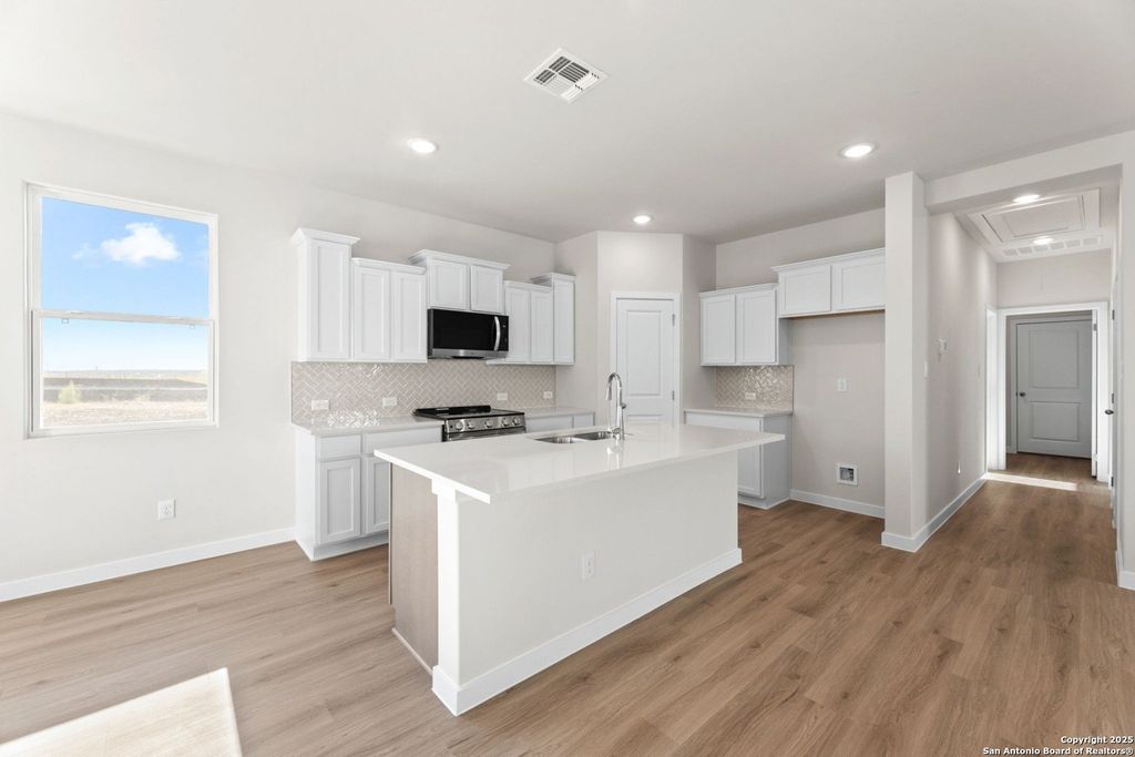 754 Whitman, New Braunfels, TX 78130