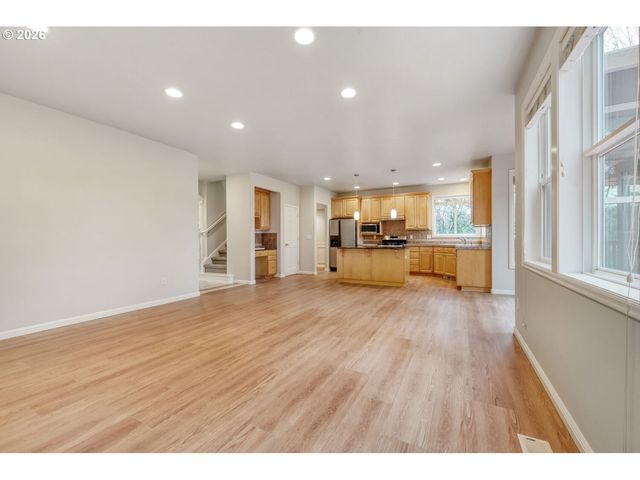 14153 Se APPLE Ct, Happy Valley, OR 97086