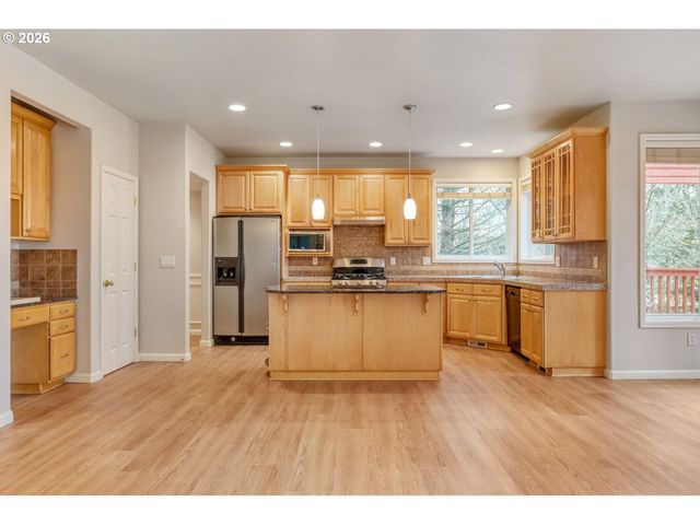 14153 Se APPLE Ct, Happy Valley, OR 97086