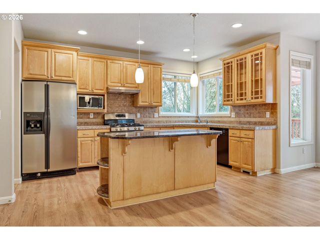 14153 Se APPLE Ct, Happy Valley, OR 97086