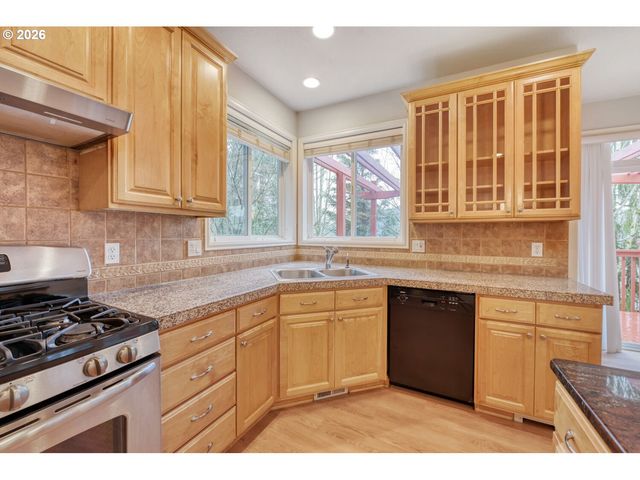 14153 Se APPLE Ct, Happy Valley, OR 97086