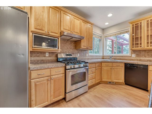 14153 Se APPLE Ct, Happy Valley, OR 97086