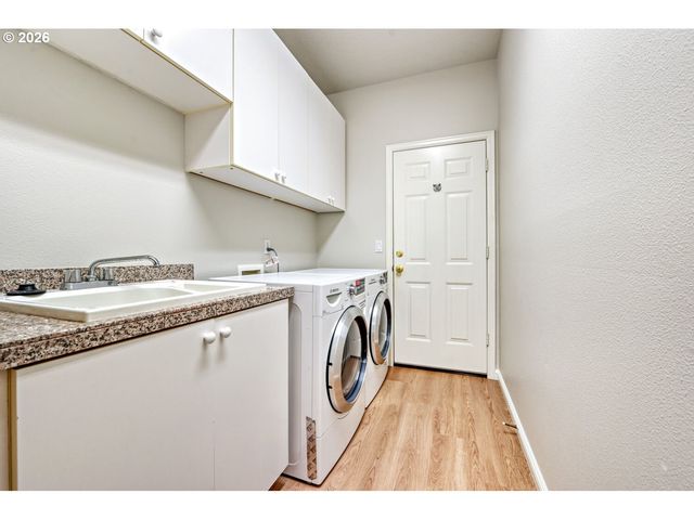 14153 Se APPLE Ct, Happy Valley, OR 97086