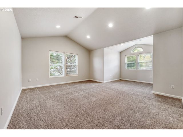 14153 Se APPLE Ct, Happy Valley, OR 97086