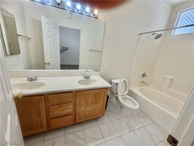 8234 Heather Rock Court, Las Vegas, NV 89117