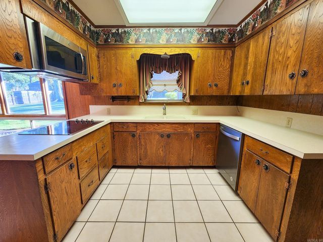 1913 W Oak Street, El Dorado, AR 71730