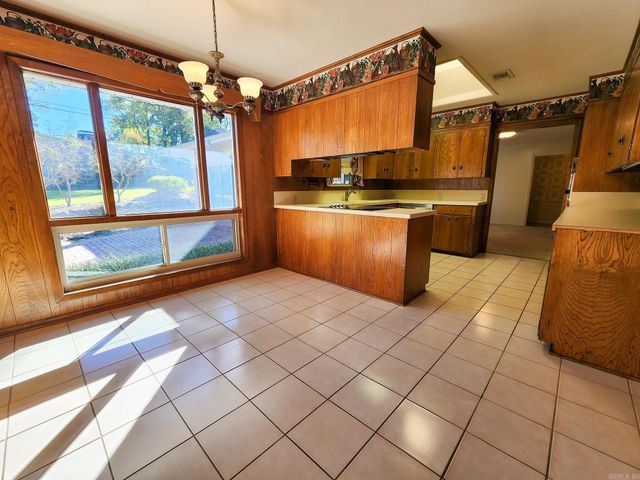 1913 W Oak Street, El Dorado, AR 71730