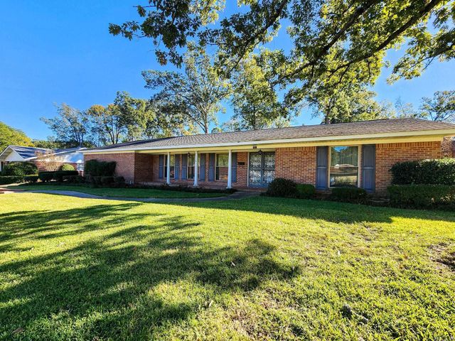 1913 W Oak Street, El Dorado, AR 71730