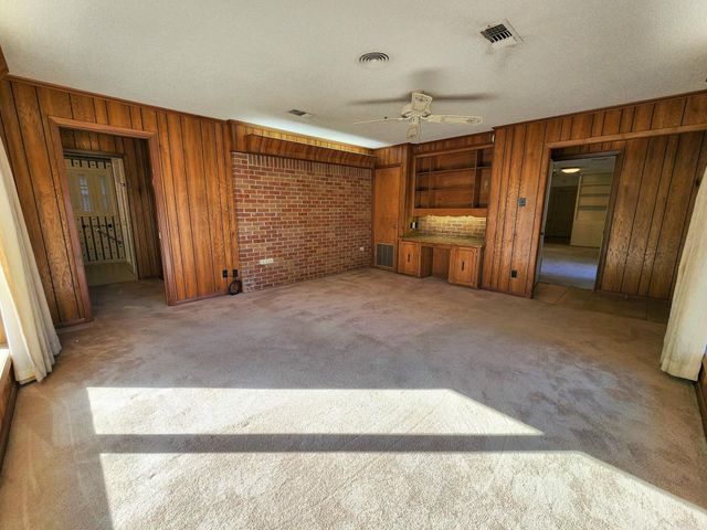 1913 W Oak Street, El Dorado, AR 71730