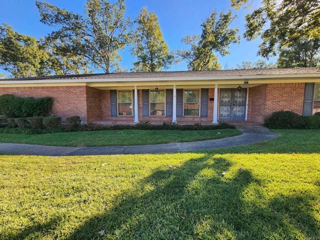 1913 W Oak Street, El Dorado, AR 71730