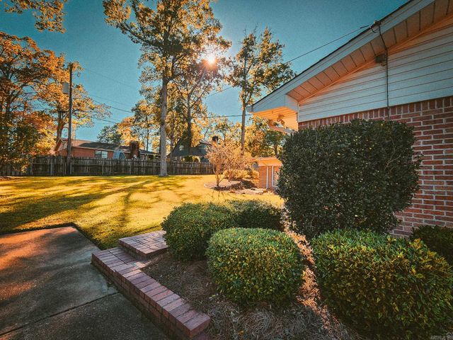 1913 W Oak Street, El Dorado, AR 71730
