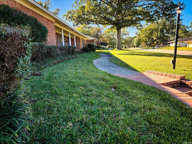 1913 W Oak Street, El Dorado, AR 71730