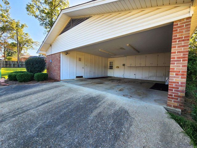 1913 W Oak Street, El Dorado, AR 71730