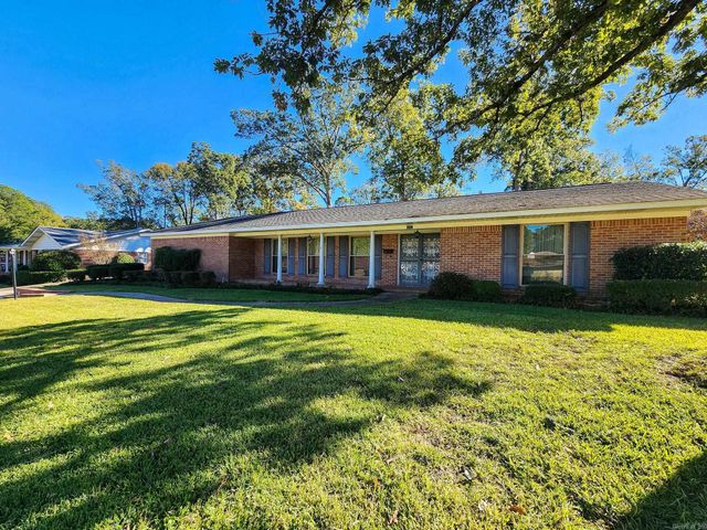 1913 W Oak Street, El Dorado, AR 71730