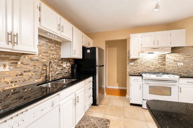 1253 Beechwood Court, Schaumburg, IL 60193