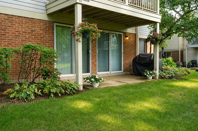 1253 Beechwood Court, Schaumburg, IL 60193