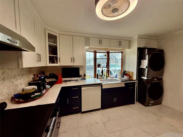 65 Prince Lane, Westbury, NY 11590