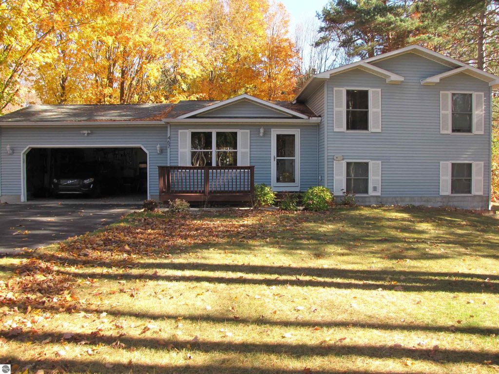 467 Eden Street, Kingsley, MI 49649