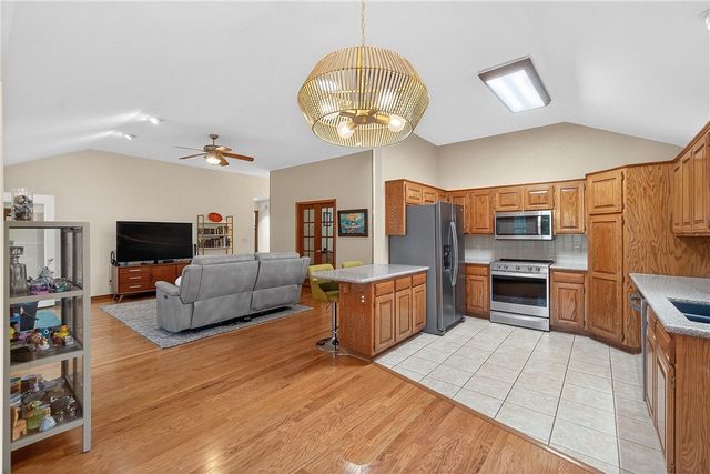 1 Renfrew Lane, Bella Vista, AR 72715