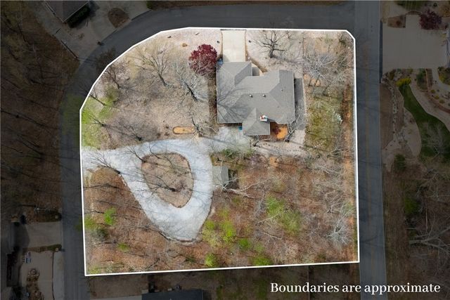 1 Renfrew Lane, Bella Vista, AR 72715
