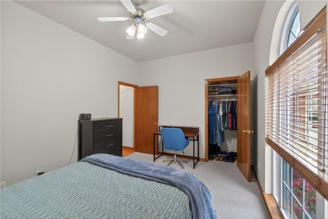 1 Renfrew Lane, Bella Vista, AR 72715