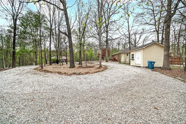 1 Renfrew Lane, Bella Vista, AR 72715