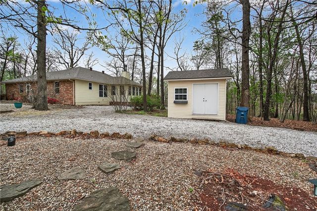 1 Renfrew Lane, Bella Vista, AR 72715
