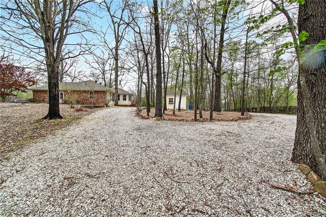 1 Renfrew Lane, Bella Vista, AR 72715