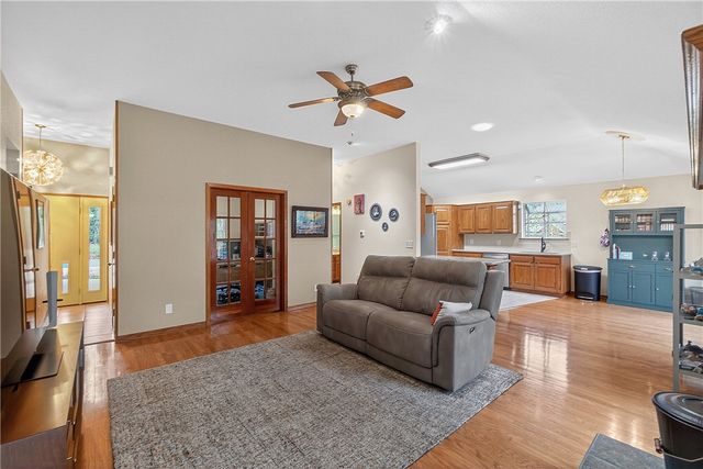 1 Renfrew Lane, Bella Vista, AR 72715