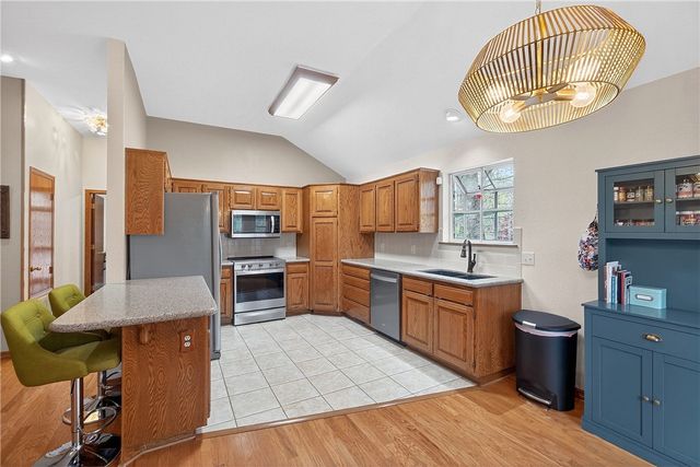 1 Renfrew Lane, Bella Vista, AR 72715
