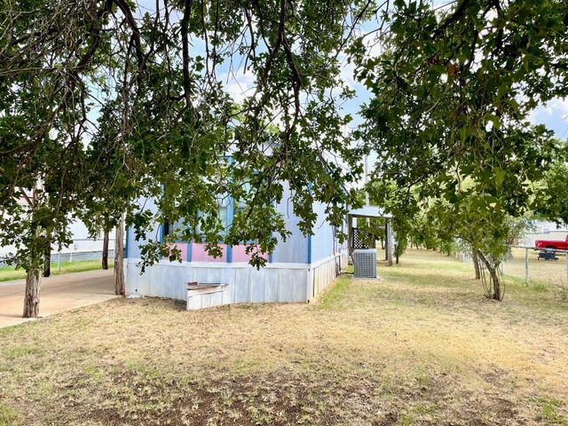 1213 W 4th Street, Breckenridge, TX 76424