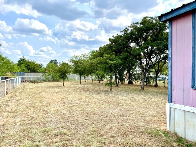 1213 W 4th Street, Breckenridge, TX 76424