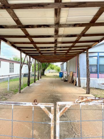 1213 W 4th Street, Breckenridge, TX 76424