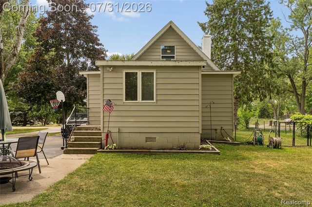 3427 Byers Street, Burton, MI 48519