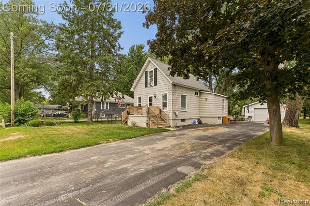 3427 Byers Street, Burton, MI 48519