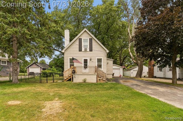 3427 Byers Street, Burton, MI 48519
