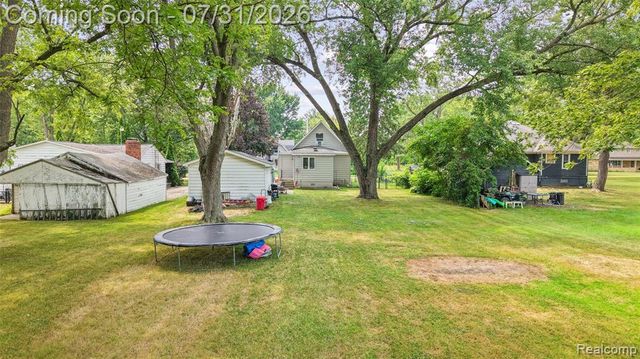 3427 Byers Street, Burton, MI 48519