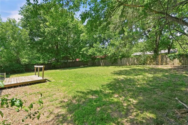 2908 W Mount Comfort Road, Fayetteville, AR 72704