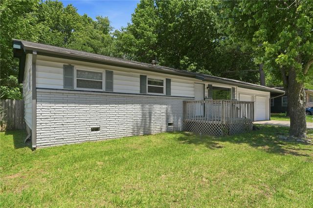 2908 W Mount Comfort Road, Fayetteville, AR 72704