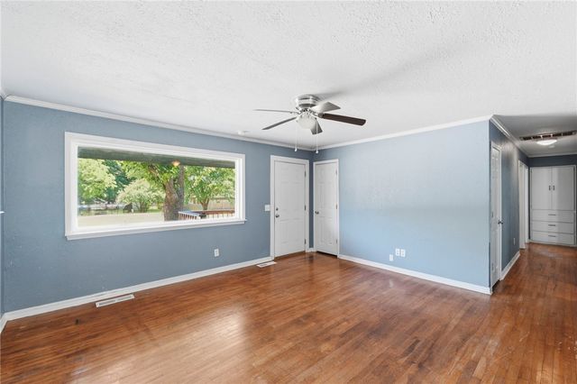 2908 W Mount Comfort Road, Fayetteville, AR 72704