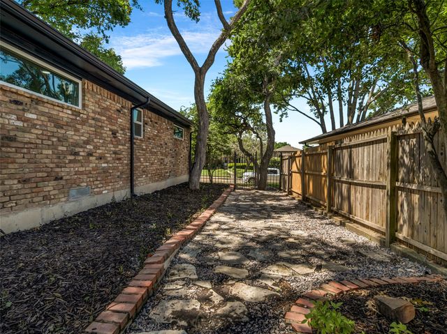 2371 Chart Drive, Dallas, TX 75228
