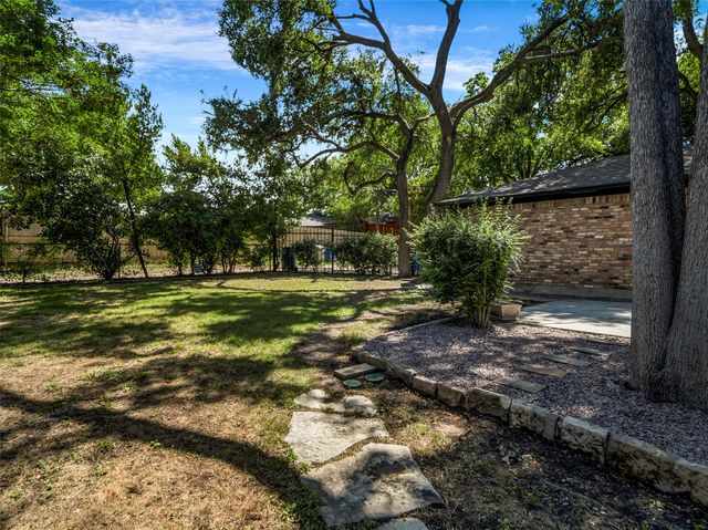 2371 Chart Drive, Dallas, TX 75228