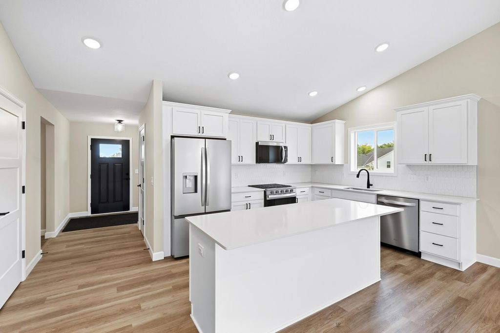 810 Walnut Court, Hanover, MN 55341 — photo 3