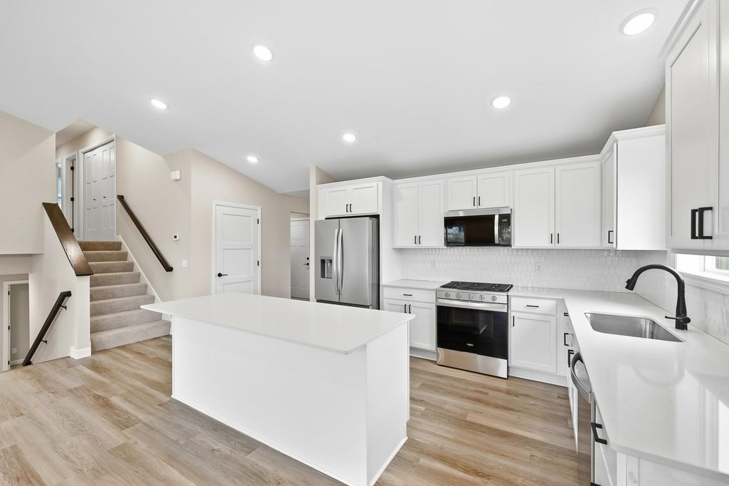 810 Walnut Court, Hanover, MN 55341 — photo 4