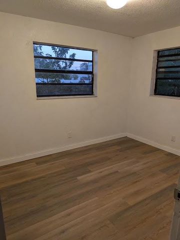 2900 NW 10th Court, Fort Lauderdale, FL 33311