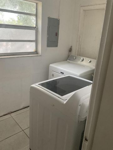 2900 NW 10th Court, Fort Lauderdale, FL 33311