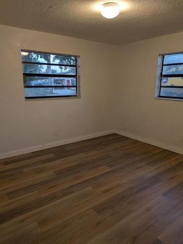 2900 NW 10th Court, Fort Lauderdale, FL 33311