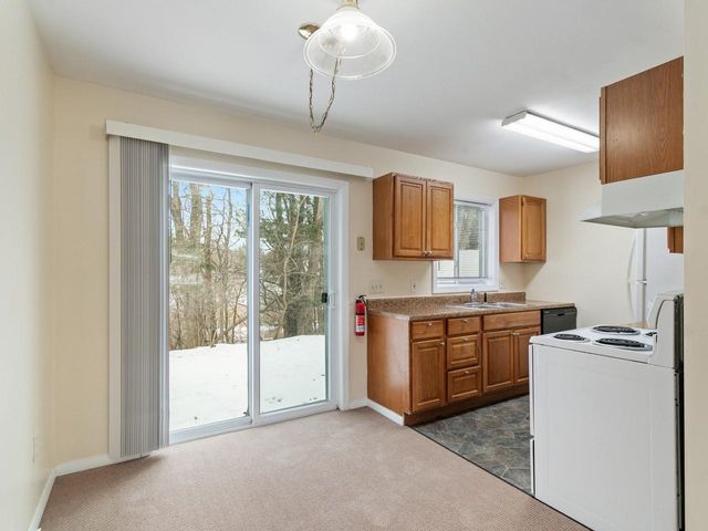 L4 Grandview Drive, South Burlington, VT 05403